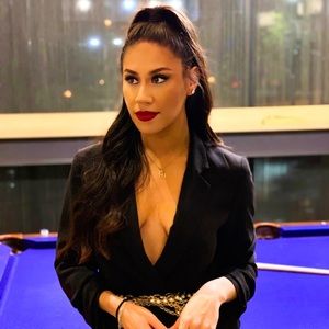 Meet your Posher, Bay